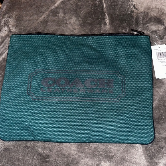 Coach Shadow Blue Large Pouch Brand New - Picture 1 of 6